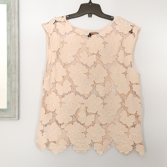 Love & Legend Floral Lace Tank - Picture 2 of 6